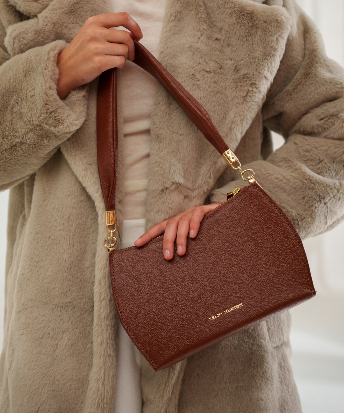 CYRA SHOULDER BAG - BROWN