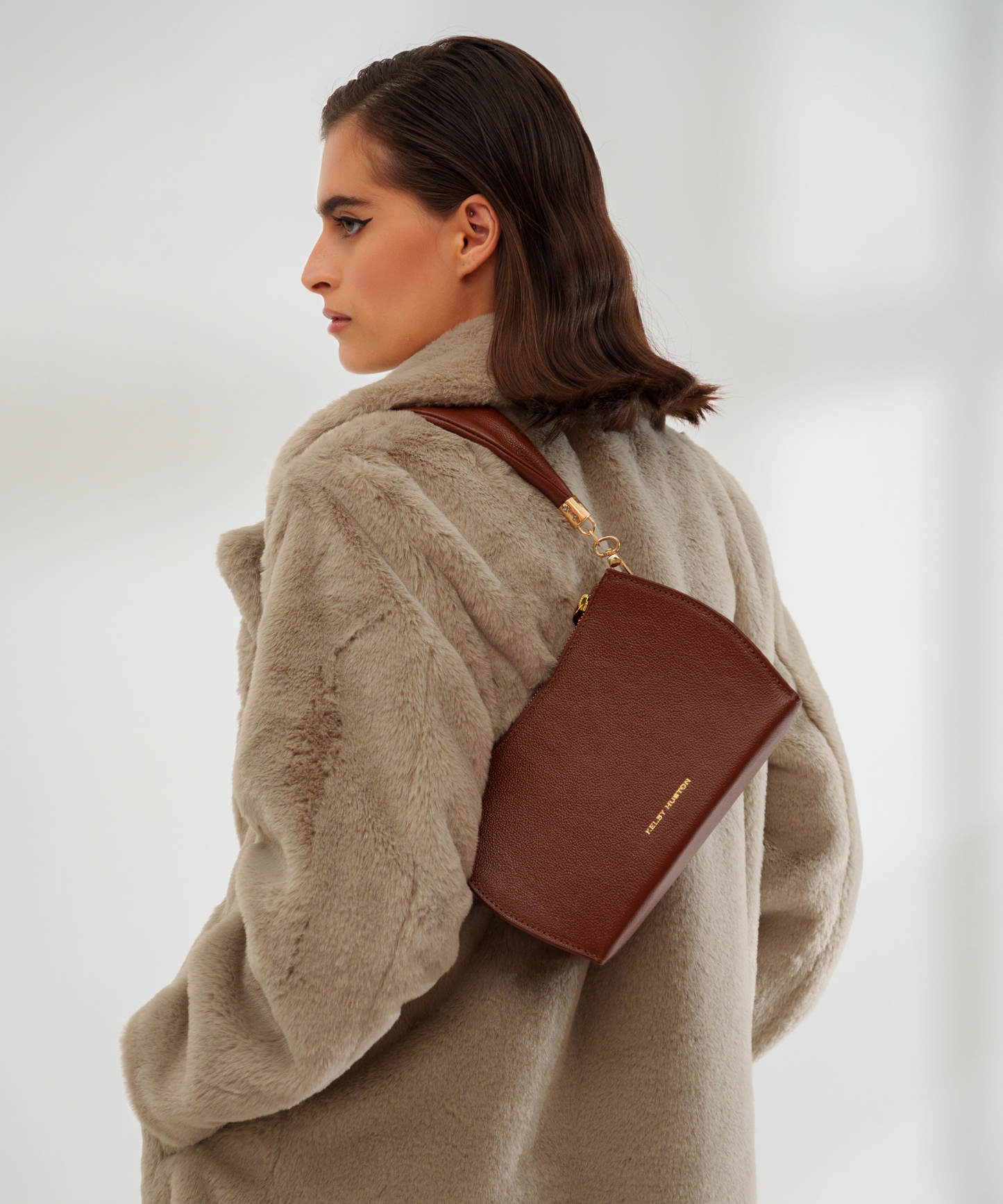 CYRA SHOULDER BAG - BROWN