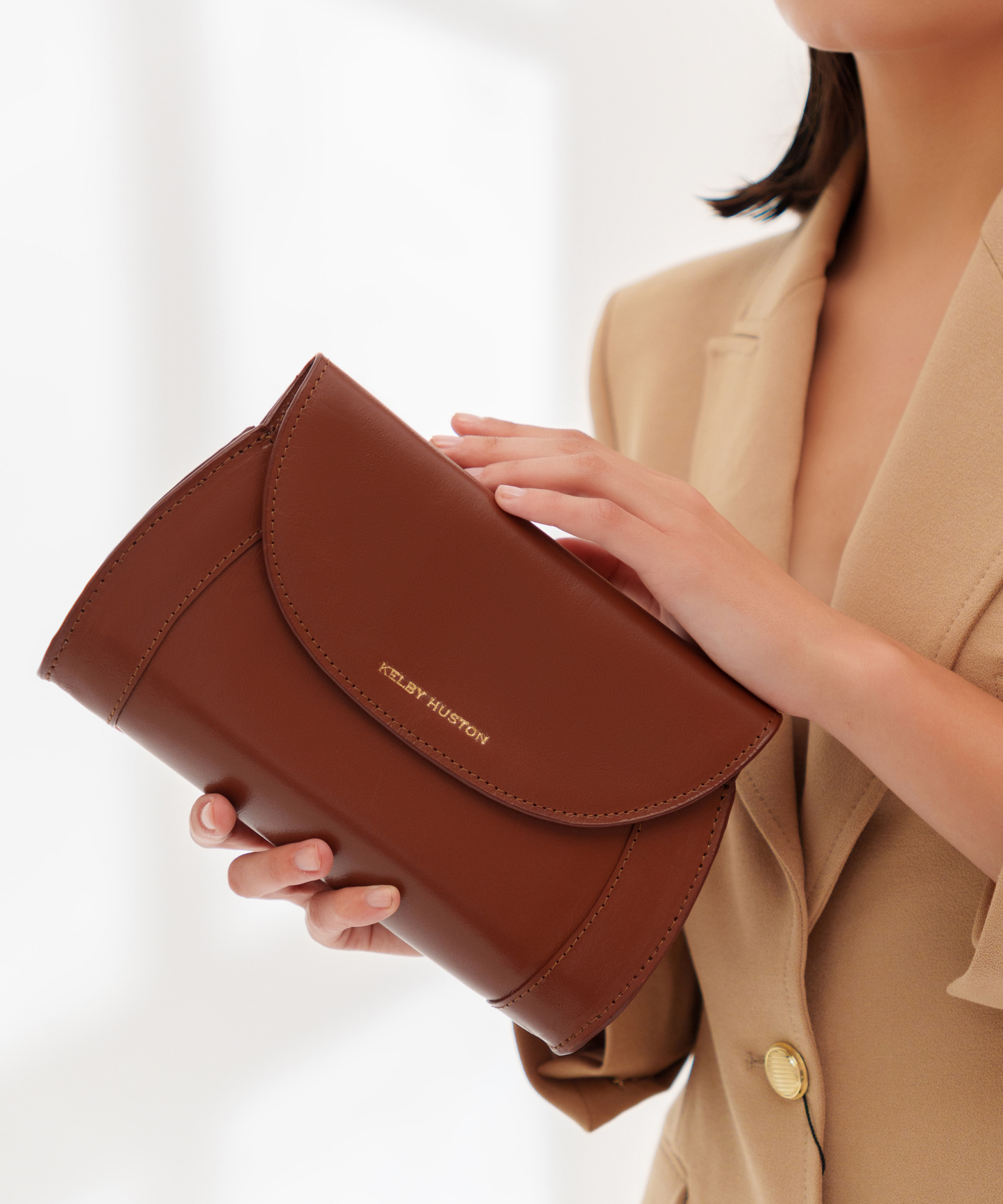 CARY CLUTCH SLING BAG - BROWN